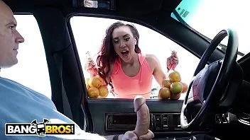 Camzap deu carona pra novinha cavala que morde o pau com desejo