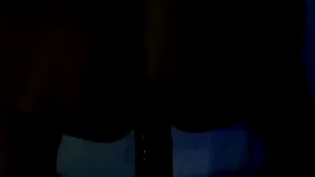 Mulher recebe rola grossa na suruba com amigos safados