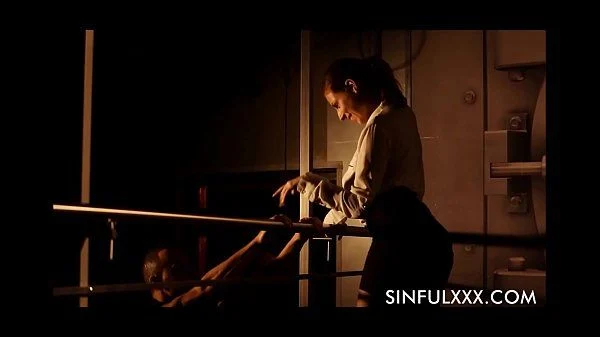 Videos porno brasileiros: mulher fudendo gostoso no escuro surpreende marido